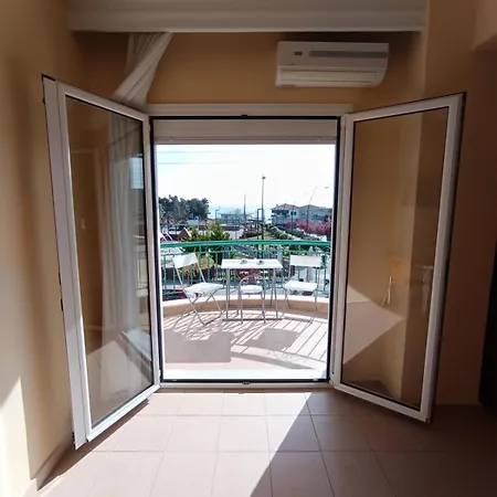 Δωμάτια Με Θέα/Domatia Me Thea Nea Iraklia Exterior photo